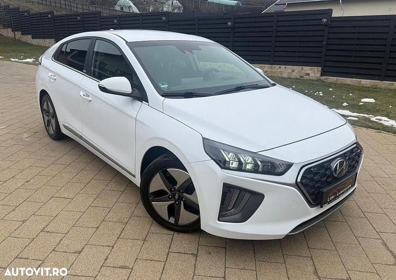 Second-hand Hyundai Ioniq 105 CP (77 kW) 2021 Culoarealb Hatchback