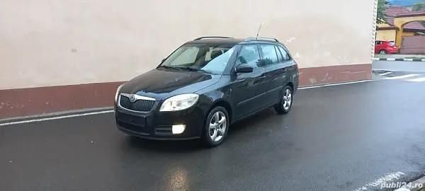 Utilizat 2011 Skoda Fabia Hatchback | 2.950 EUR - Imagine 1/4