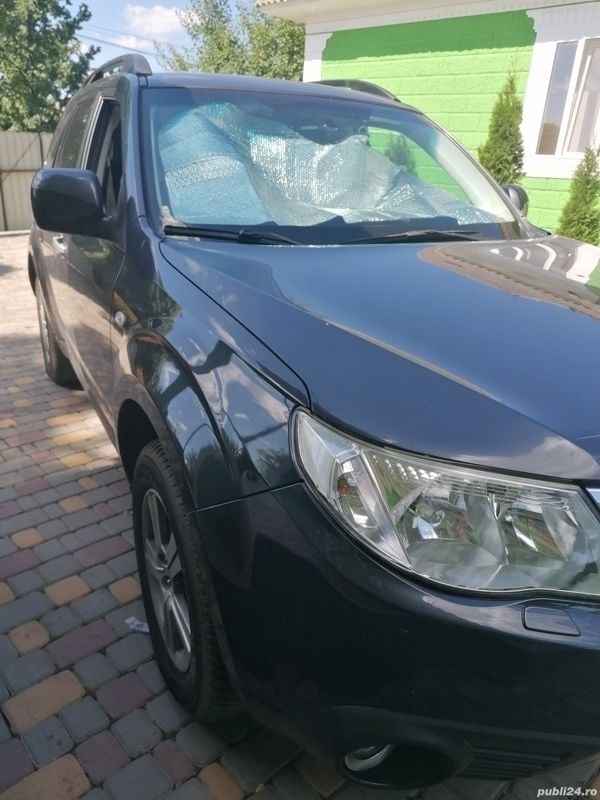 Gri Utilizat 2009 Subaru Forester SUV | 4.990 EUR (Super Preț) - Imagine 1/4