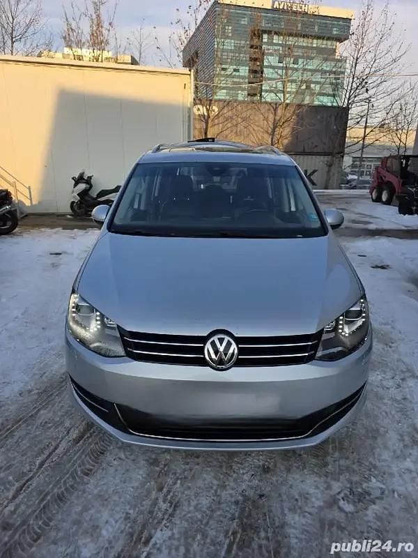 Second-hand VW Sharan 184 CP (135 kW) 2016 Argintiu Monovolum