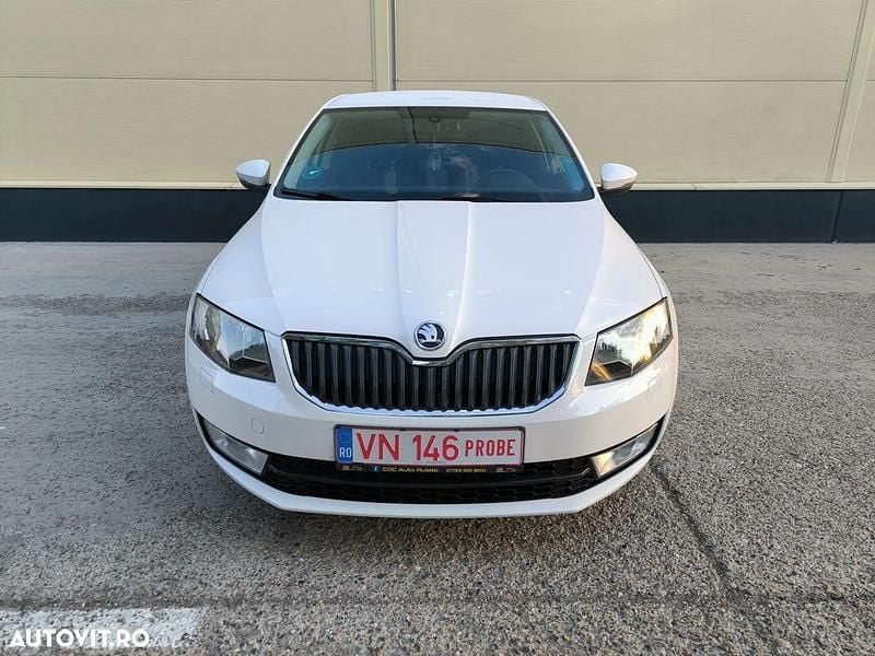 Culoarealb Utilizat 2013 Skoda Octavia Berlinǎ | 7.999 EUR (Puțin scump) - Imagine 1/4