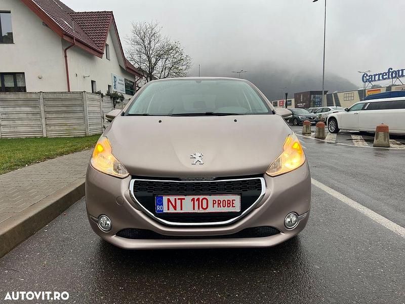 Second-hand Peugeot 208 Active 95 CP (69 kW) 2012 Culoaregalbeuriu Hatchback