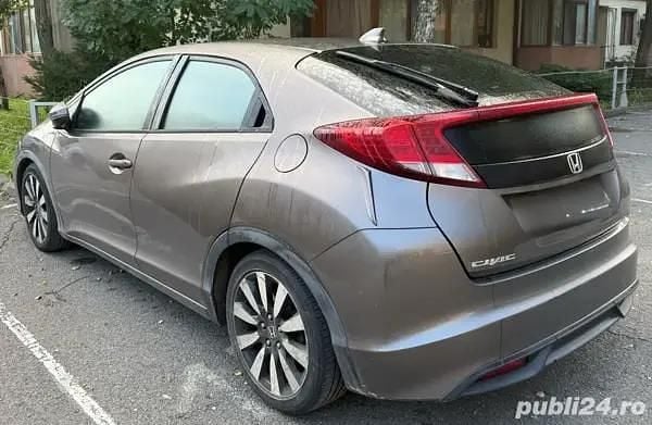 Second-hand Honda Civic Comfort 140 CP (102 kW) 2014 Maro Break