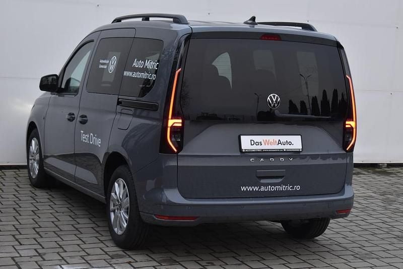 Nouă VW Caddy Life 102 CP (75 kW) 2025 Gri mediu  normal Monovolum