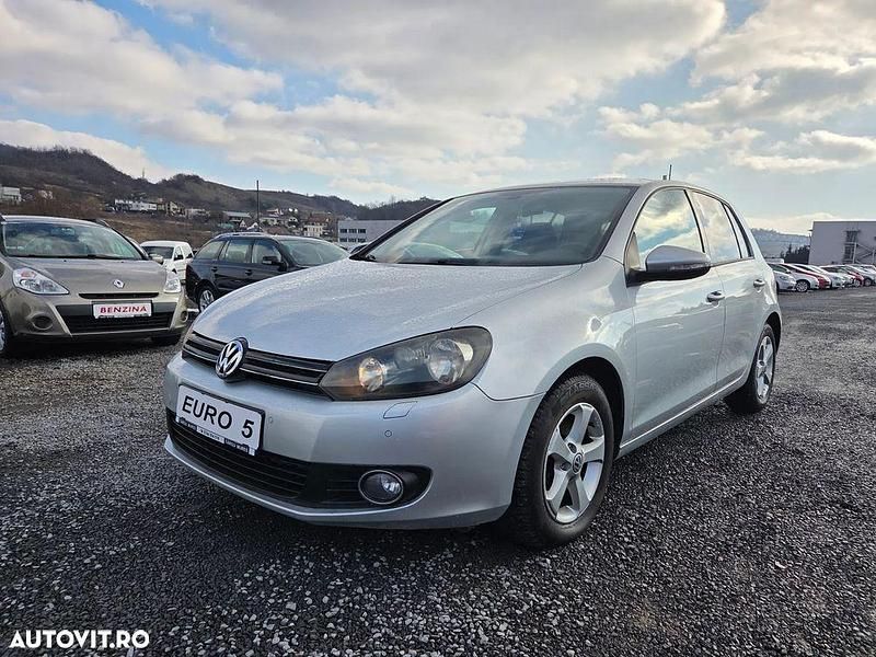 Culoareargint Second-hand 2010 VW Golf VI Edition Hatchback | 4.790 EUR (Preț OK) - Imagine 1/4