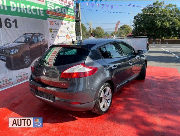 Gri Utilizat 2009 Renault Mégane III Hatchback | 3.999 EUR (Preț OK) - Imagine 1/4