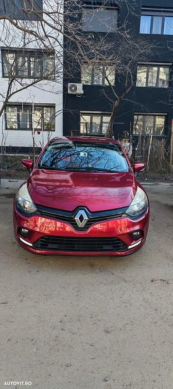 Second-hand Renault Clio GrandTour Life 75 CP (55 kW) 2017 Culoarerosu Break
