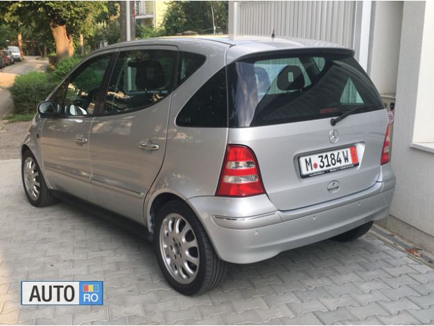Gri Utilizat 2003 Mercedes A190 Hatchback | 2.100 EUR - Imagine 1/4