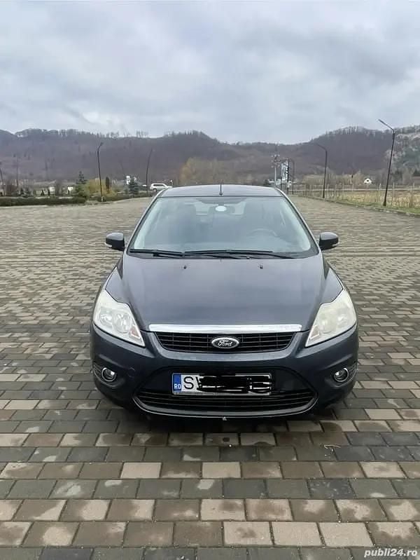 Gri Second-hand 2011 Ford Focus Hatchback | 2.550 EUR (Preț bun) - Imagine 1/4