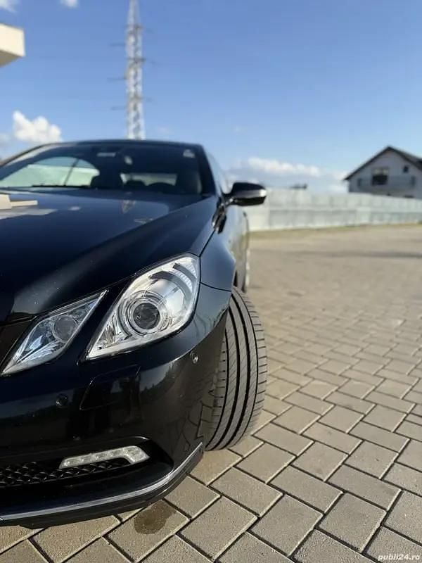 Negru Utilizat 2009 Mercedes E250 Coupe | 7.000 EUR (Preț OK) - Imagine 1/4