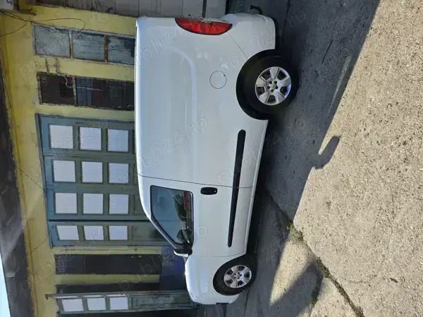 Utilizat 2016 Opel Combo Monovolum | 4.550 EUR (Super Preț) - Imagine 1/4