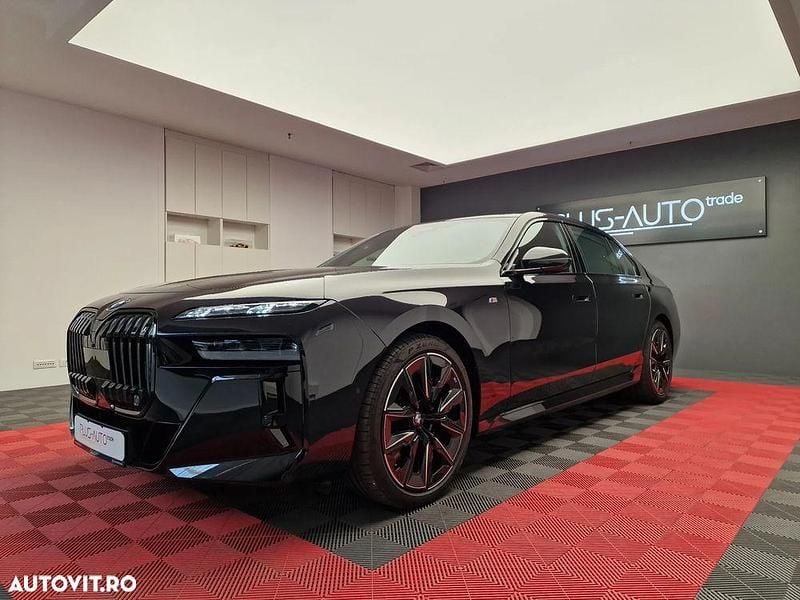 Second-hand BMW 740 Comfort Edition 300 CP (220 kW) 2023 Culoarenegru Berlinǎ