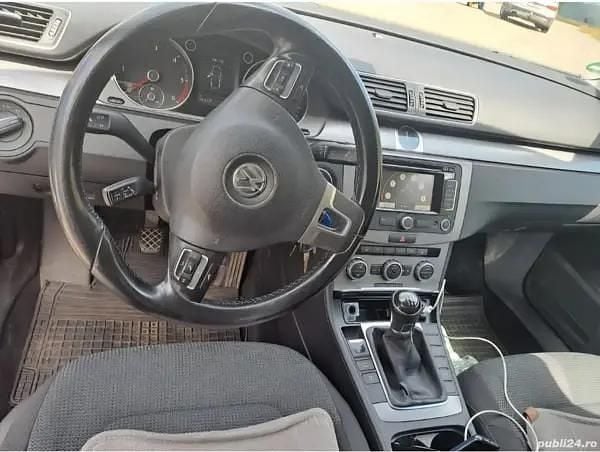 Gri Utilizat 2013 VW Passat Break | 7.900 EUR (Puțin scump) - Imagine 1/4