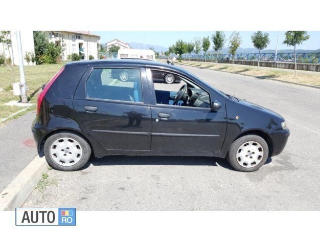 Second-hand Fiat Punto 66 CP (48 kW) 2003 Negru Hatchback