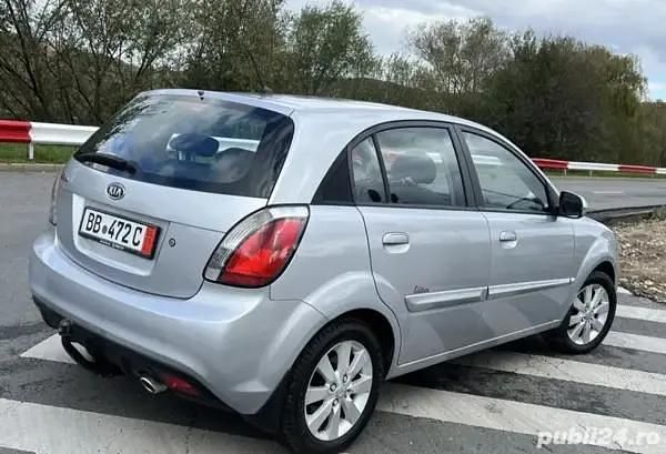 Second-hand Kia Rio Vision 97 CP (71 kW) 2010 Gri Berlinǎ