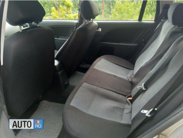 Second-hand Ford Mondeo 110 CP (80 kW) 2004 Gri Break