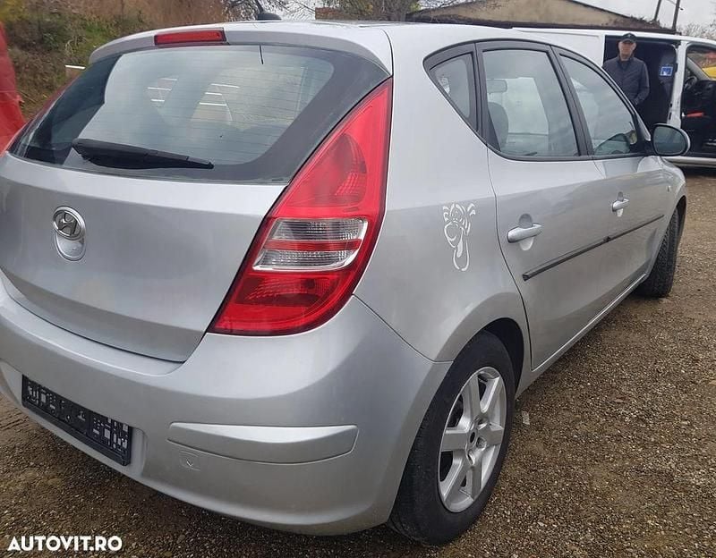 Second-hand Hyundai i30 Comfort 116 CP (85 kW) 2008 Culoaregri Hatchback