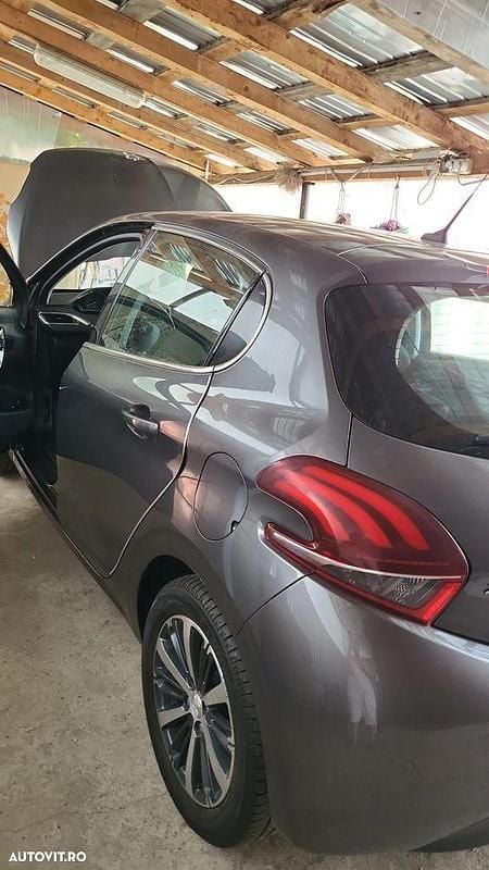 Second-hand Peugeot 208 Active 82 CP (60 kW) 2017 Culoaregri Hatchback