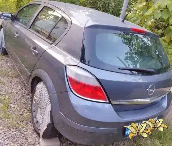 Utilizat 2005 Opel Astra Hatchback | 1.100 EUR (Preț bun) - Imagine 1/4