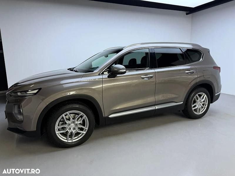 Second-hand Hyundai Santa Fe 200 CP (147 kW) 2019 Culoaremaro SUV