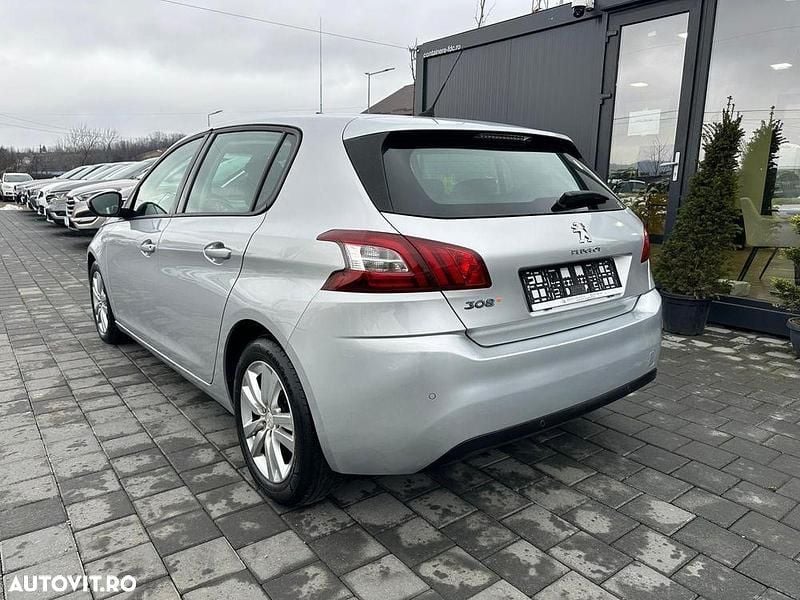 Second-hand Peugeot 308 110 CP (80 kW) 2015 Culoaregri Berlinǎ