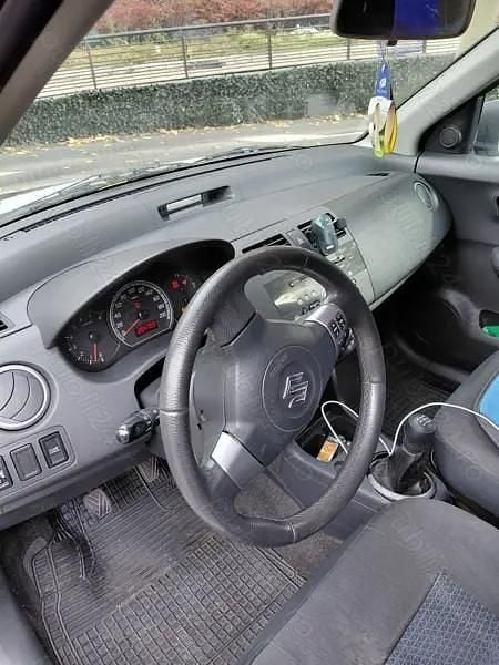 Second-hand Suzuki Swift 2010 Alb Hatchback