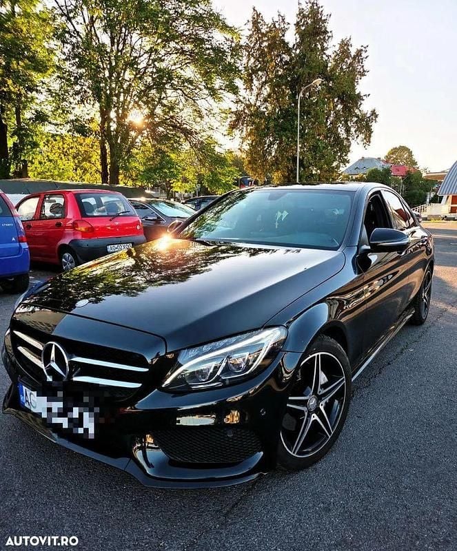 Culoarenegru Utilizat 2016 Mercedes C220 Berlinǎ | 15.800 EUR (Preț bun) - Imagine 1/4