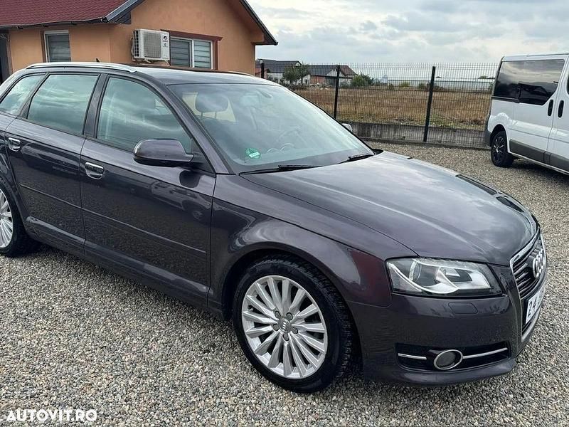 Second-hand Audi A3 Ambiente 125 CP (91 kW) 2012 Culoarenegru Hatchback
