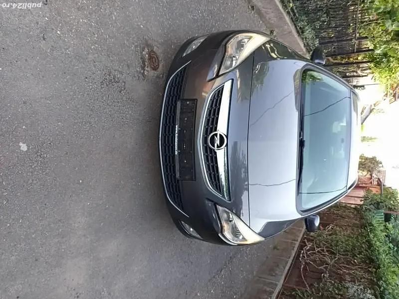 Utilizat 2012 Opel Astra | 3.650 EUR (Preț bun) - Imagine 1/4