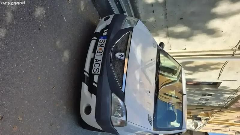 Utilizat 2006 Dacia Logan Berlinǎ | 1.000 EUR (Super Preț) - Imagine 1/4