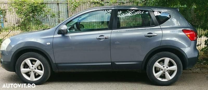 Gri Utilizat 2008 Nissan Qashqai SUV | 3.650 EUR (Super Preț) - Imagine 1/4