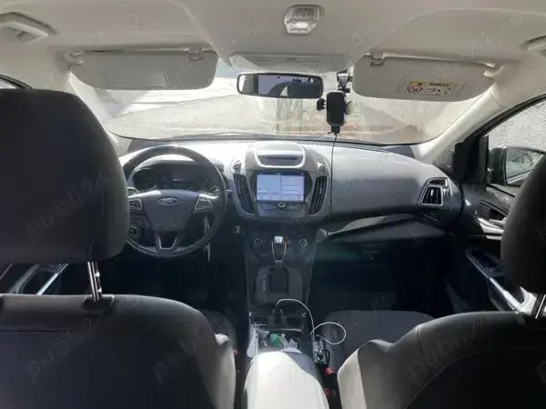 Utilizat 2017 Ford Kuga SUV | 16.500 EUR (Scump) - Imagine 1/4