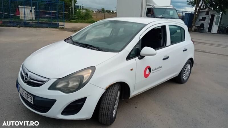 Alb Utilizat 2014 Opel Corsa Enjoy | 2.500 EUR (Preț bun) - Imagine 1/4