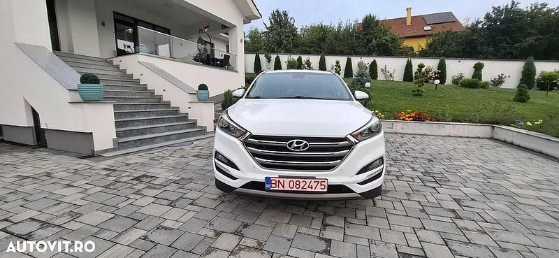 Culoarealb Utilizat 2016 Hyundai Tucson Intro Edition SUV | 10.680 EUR (Preț bun) - Imagine 1/4