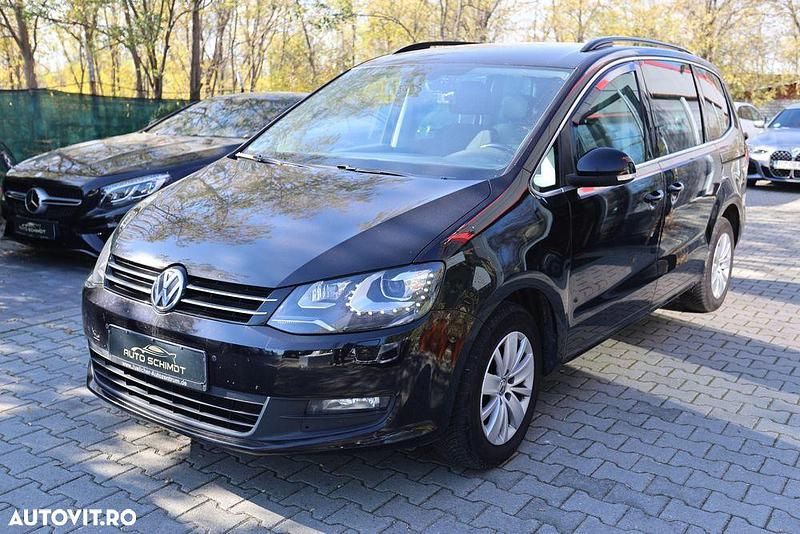 Culoarenegru Utilizat 2017 VW Sharan Highline Monovolum | 16.800 EUR (Scump) - Imagine 1/4