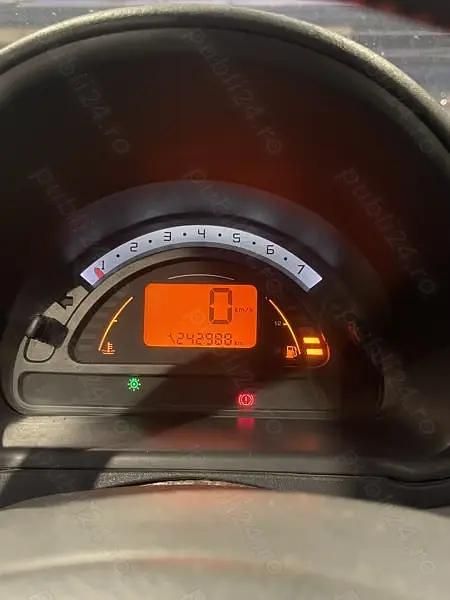 Utilizat 2006 Citroën C3 Berlinǎ | 1.200 EUR (Preț OK) - Imagine 1/4