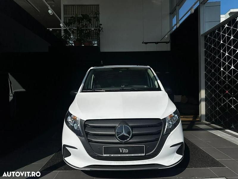 Culoarealb Nouă 2025 Mercedes Vito Monovolum | 43.500 EUR - Imagine 1/4