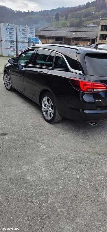 Second-hand Opel Astra Dynamic 160 CP (117 kW) 2017 Culoarenegru Break
