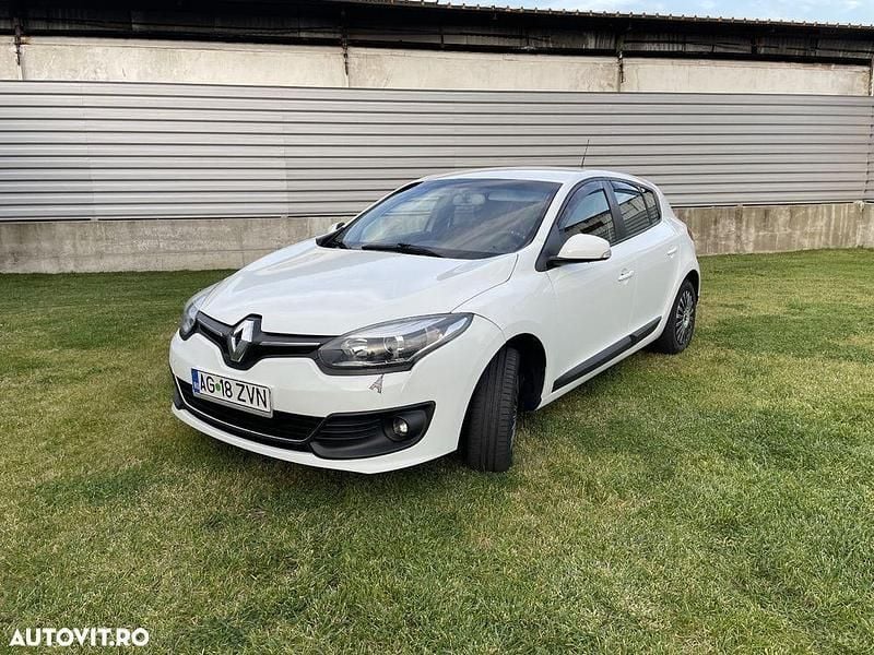 Alb Utilizat 2015 Renault Mégane III Expression Hatchback | 4.500 EUR (Preț bun) - Imagine 1/4