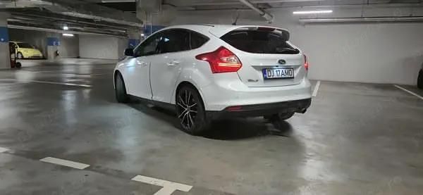 Second-hand Ford Focus 184 CP (135 kW) 2013 Alb Hatchback