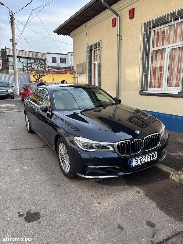 Second-hand BMW 730L 265 CP (194 kW) 2017 Culoarealbastru Berlinǎ