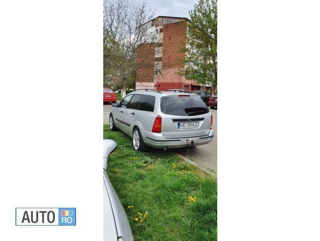 Second-hand Ford Focus 101 CP (74 kW) 2001 Argintiu Break