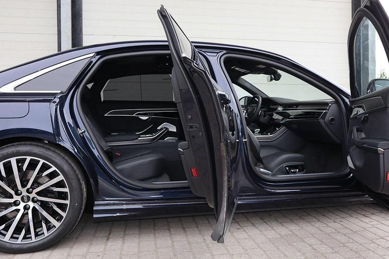 Utilizat 2023 Audi A8L S-Line Berlinǎ | 90.358 EUR - Imagine 1/1