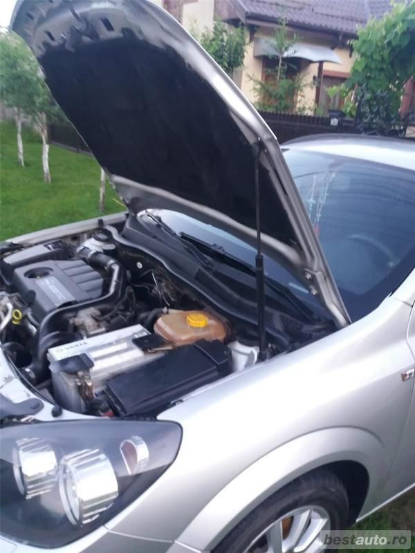 Second-hand Opel Astra 74 CP (54 kW) 2005 Gri Break