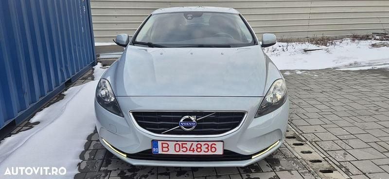Second-hand Volvo V40 Summum 190 CP (139 kW) 2015 Culoarealte culori Hatchback