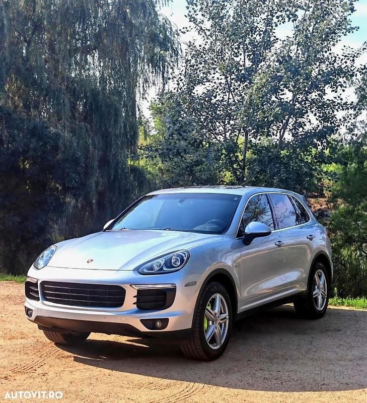 Culoareargint Utilizat 2016 Porsche Cayenne SUV | 27.800 EUR - Imagine 1/4