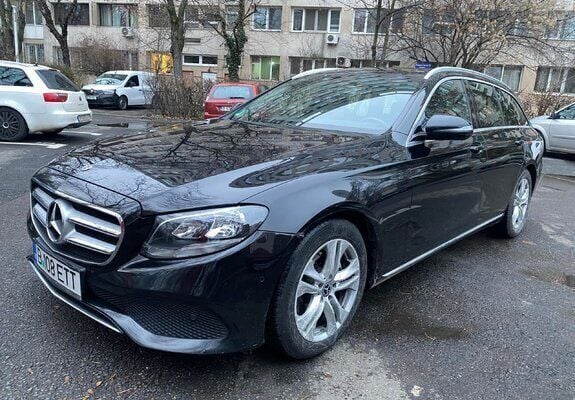 Negru Utilizat 2018 Mercedes E200 AMG Break | 14.000 EUR (Super Preț) - Imagine 1/4