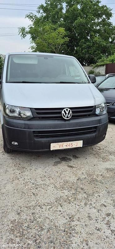 Gri Utilizat 2014 VW T5 Van | 8.000 EUR (Preț bun) - Imagine 1/4
