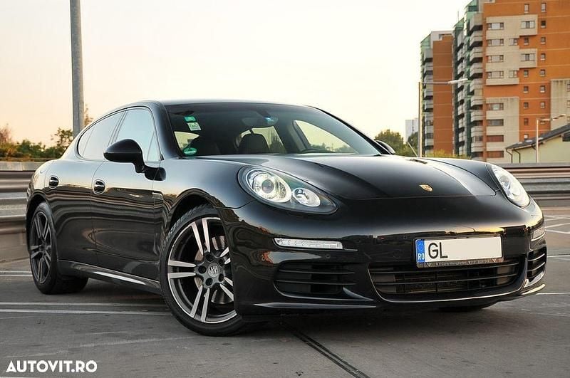 Second-hand Porsche Panamera 300 CP (220 kW) 2014 Culoarenegru Hatchback