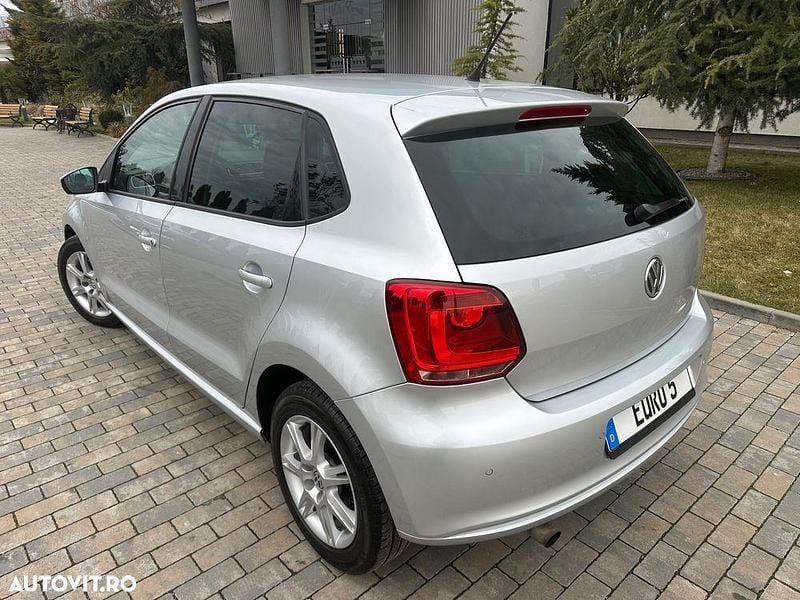Second-hand VW Polo Highline 90 CP (66 kW) 2011 Culoareargint Hatchback